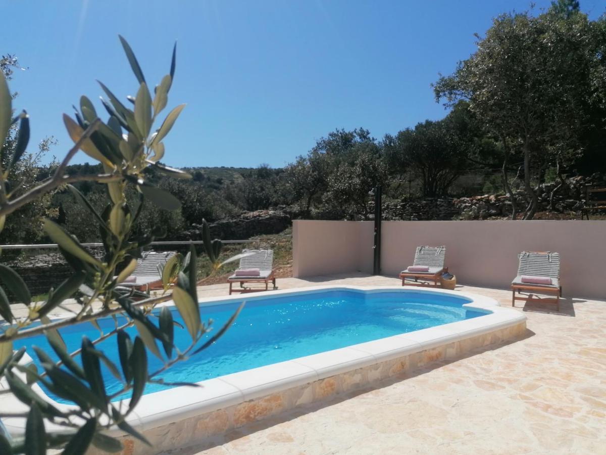Secluded Holiday Home Heritage Postira Exterior photo
