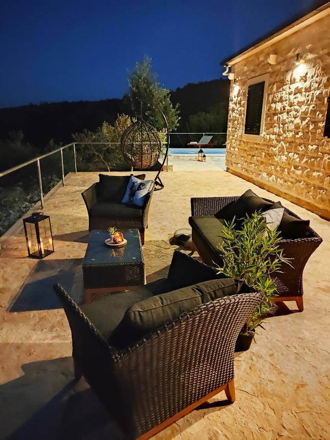 Secluded Holiday Home Heritage Postira Exterior photo